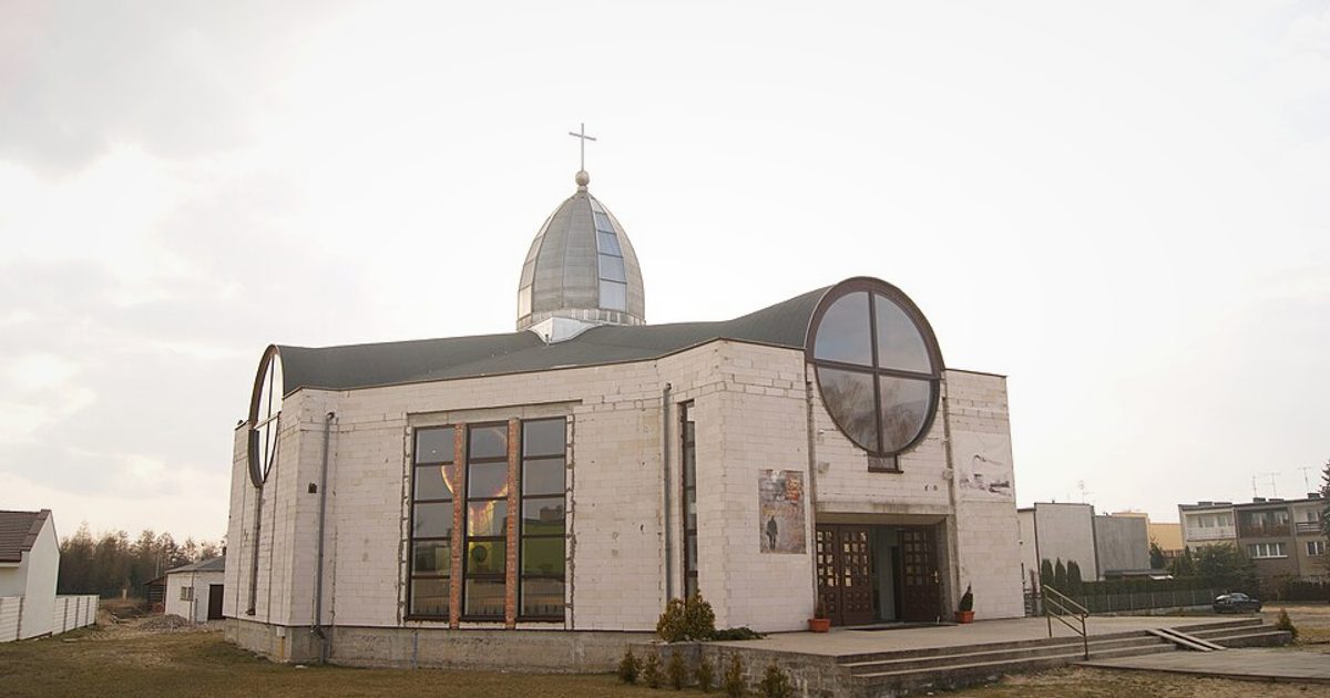 Dzieła sztuki sakralnej — Kościół NMP z La Salette, Poznań. Zdjęcie: Wikimedia Commons.
