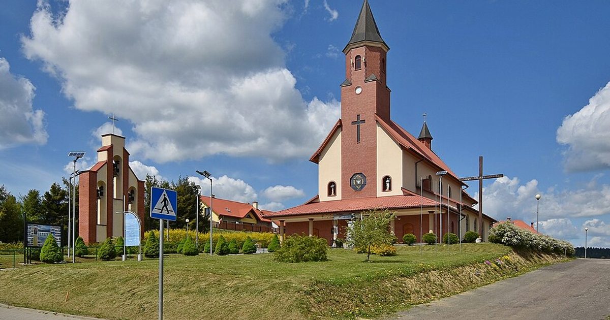 Kościół parafii Kościół Podwyższenia Krzyża w Czaszyn — zdjęcie