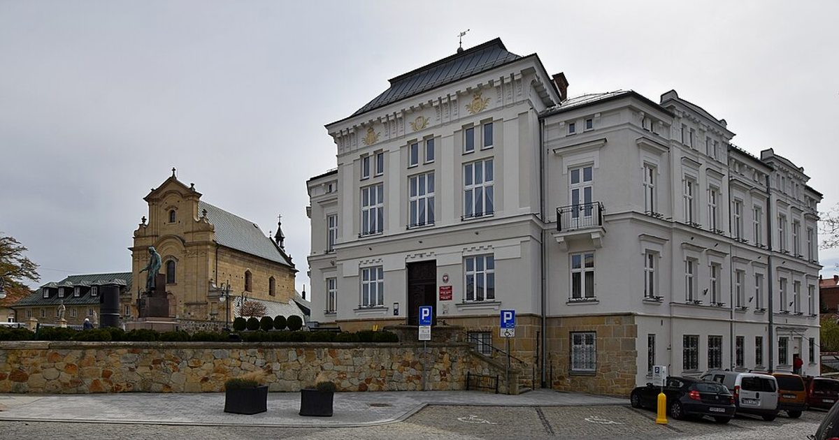 Kościół parafii Kościół Podwyższenia Krzyża w Krosno — zdjęcie
