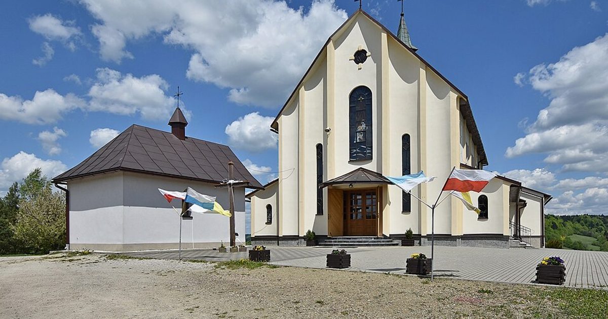 Kościół parafii Kościół Podwyższenia Krzyża w Mchawa — zdjęcie
