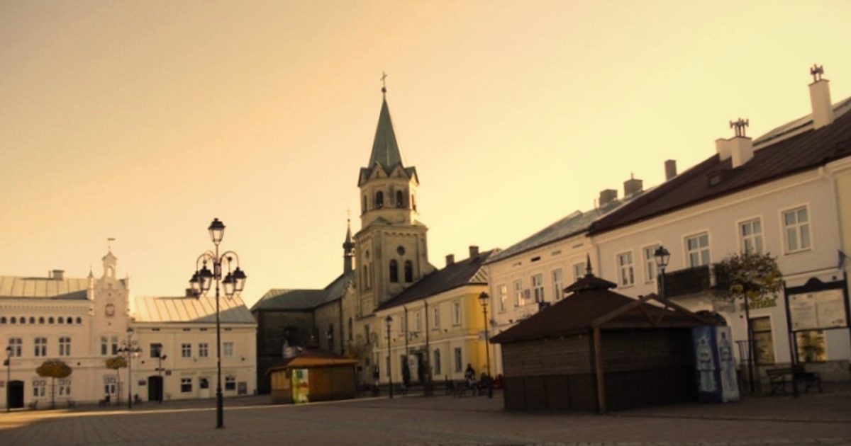 Kościół parafii Kościół Podwyższenia Krzyża w Sanok — zdjęcie