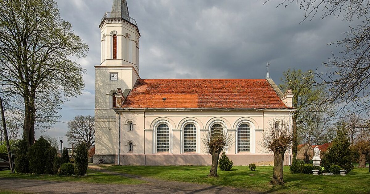 Kościół parafii Kościół Podwyższenia Krzyża Świętego w Brunów — zdjęcie
