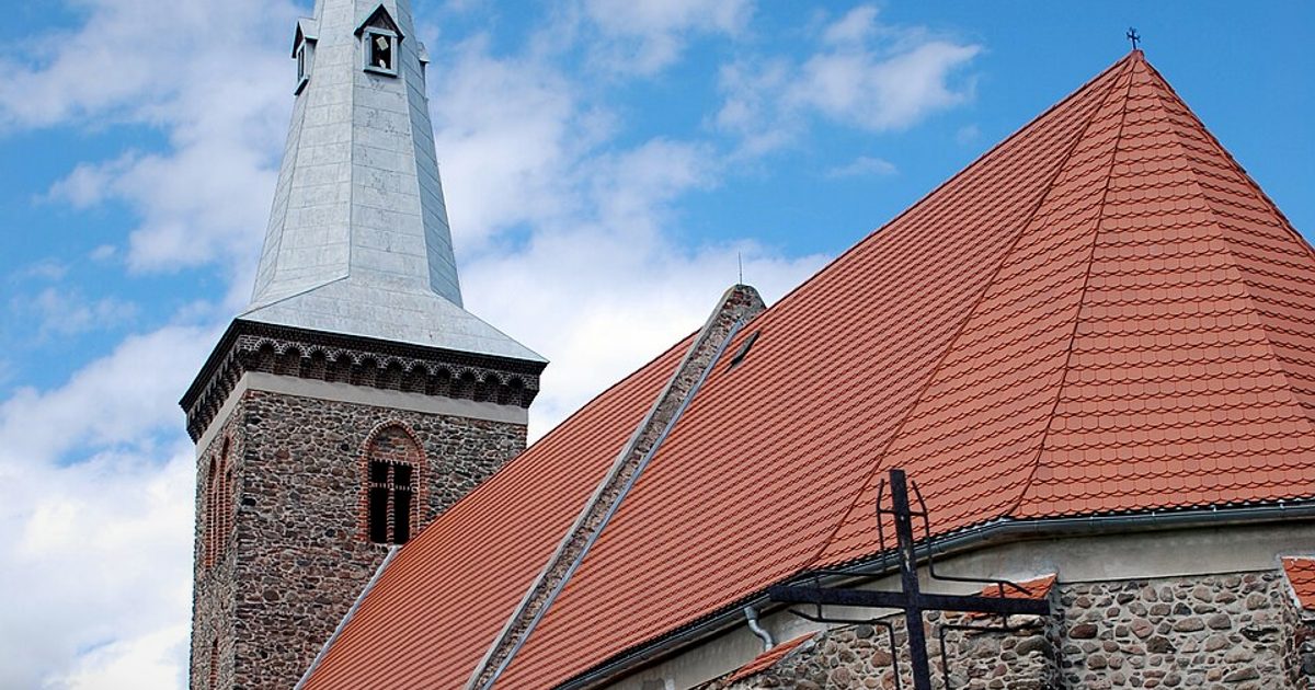 Kościół parafii Kościół Podwyższenia Krzyża Świętego w Drożków — zdjęcie