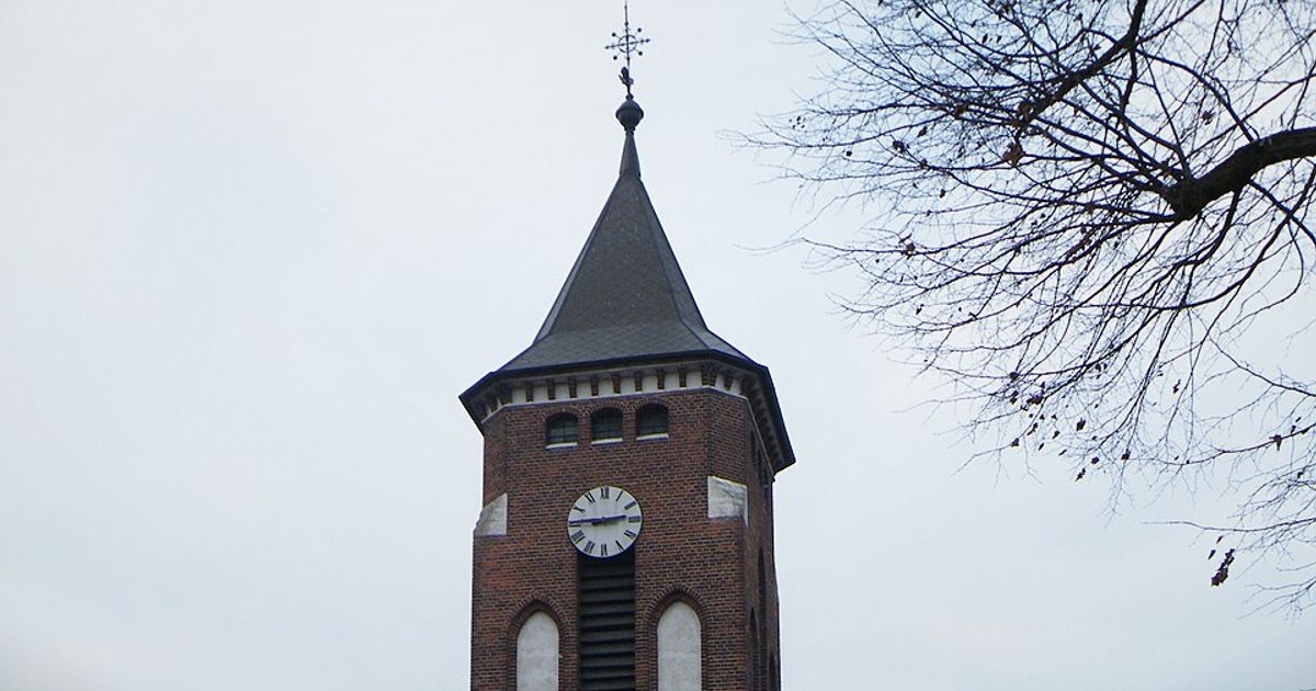 Kościół parafii Kościół Podwyższenia Krzyża Świętego w Giewartów — zdjęcie