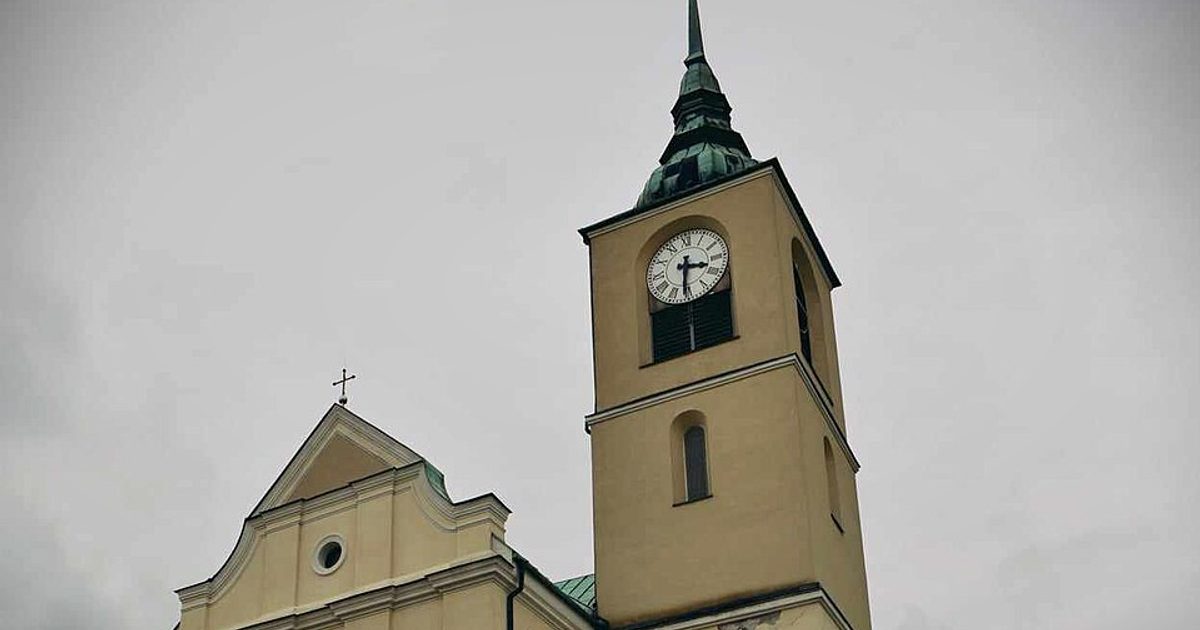 Kościół parafii Kościół Podwyższenia Krzyża Świętego w Jaworzno — zdjęcie
