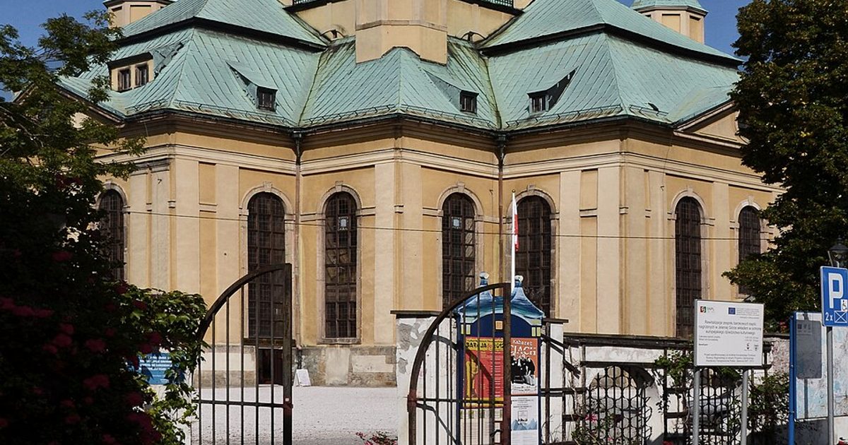 Kościół parafii Kościół Podwyższenia Krzyża Świętego w Jelenia Góra — zdjęcie