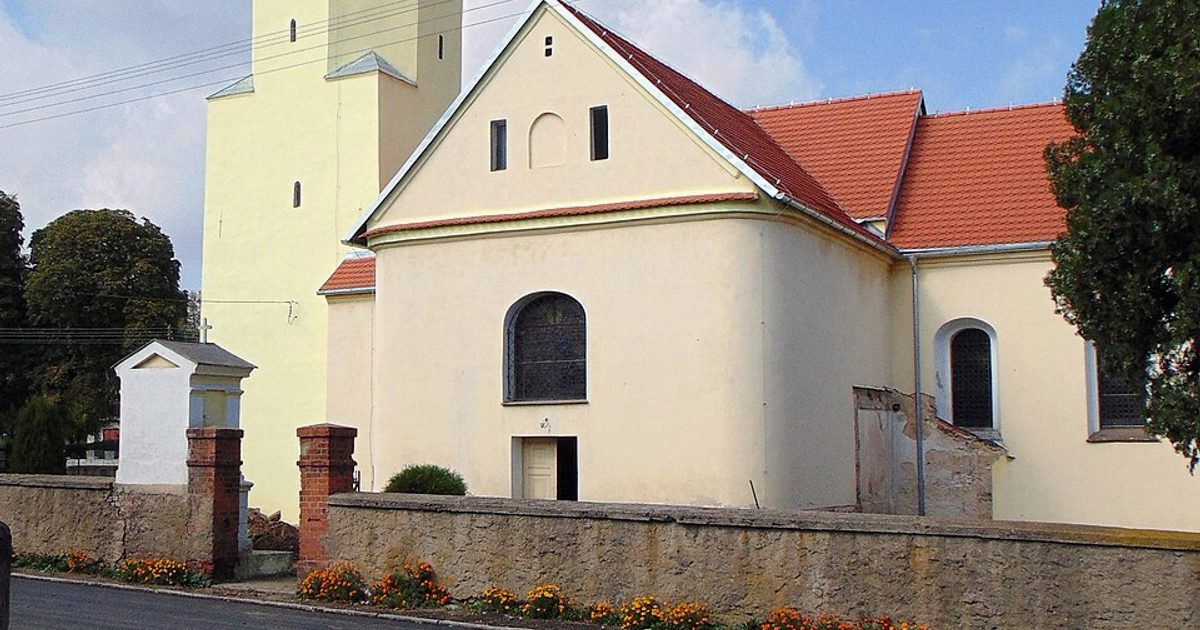 Kościół parafii Kościół Podwyższenia Krzyża Świętego w Konary — zdjęcie