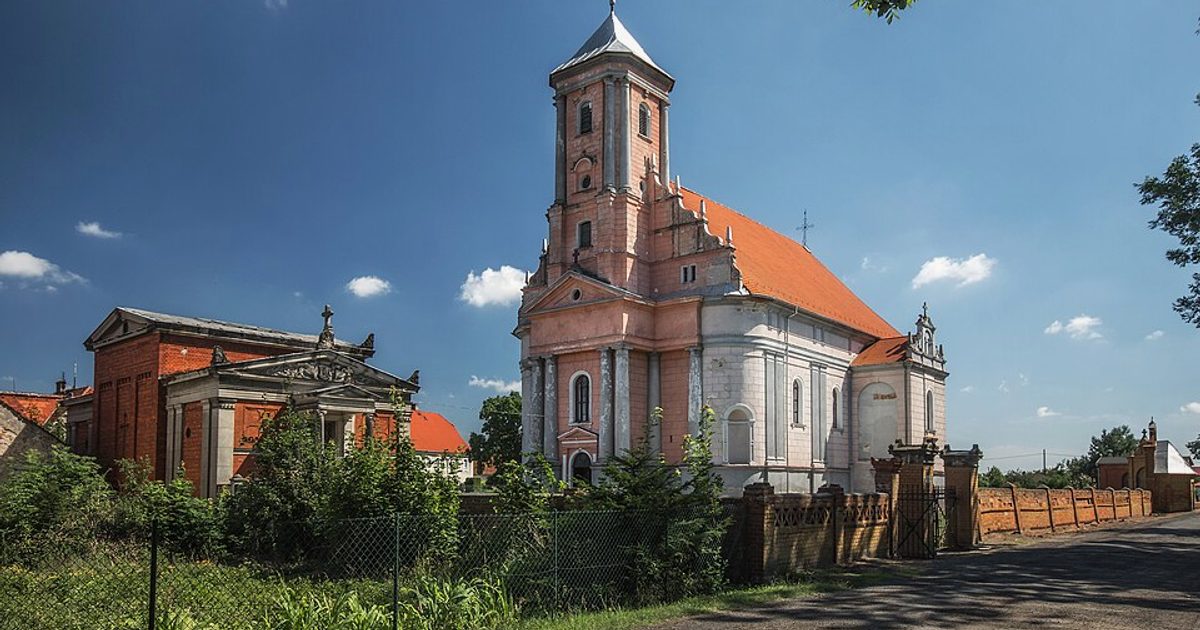 Kościół parafii Kościół Podwyższenia Krzyża Świętego w Kopice — zdjęcie