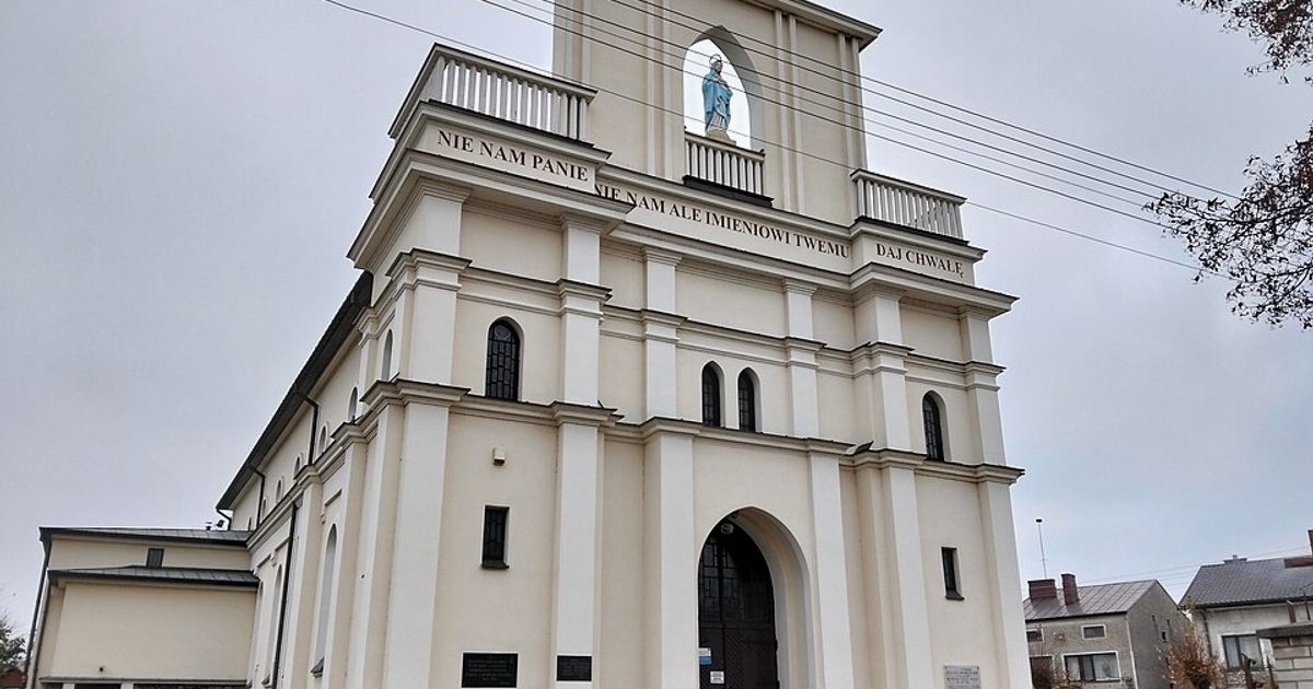 Kościół parafii Kościół Podwyższenia Krzyża Świętego w Łaskarzew — zdjęcie