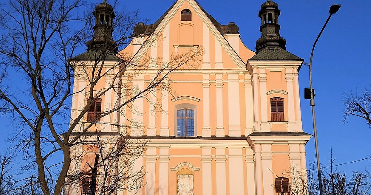 Kościół parafii Kościół Podwyższenia Krzyża Świętego w Łuków — zdjęcie