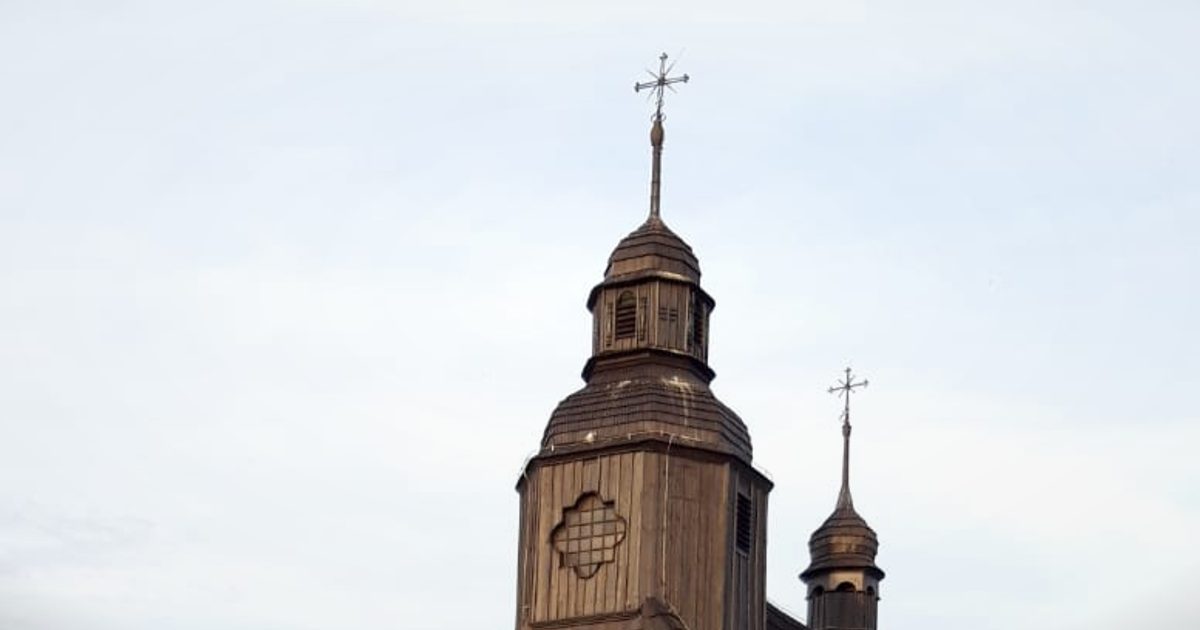 Kościół parafii Kościół Podwyższenia Krzyża Świętego w Radawie — zdjęcie