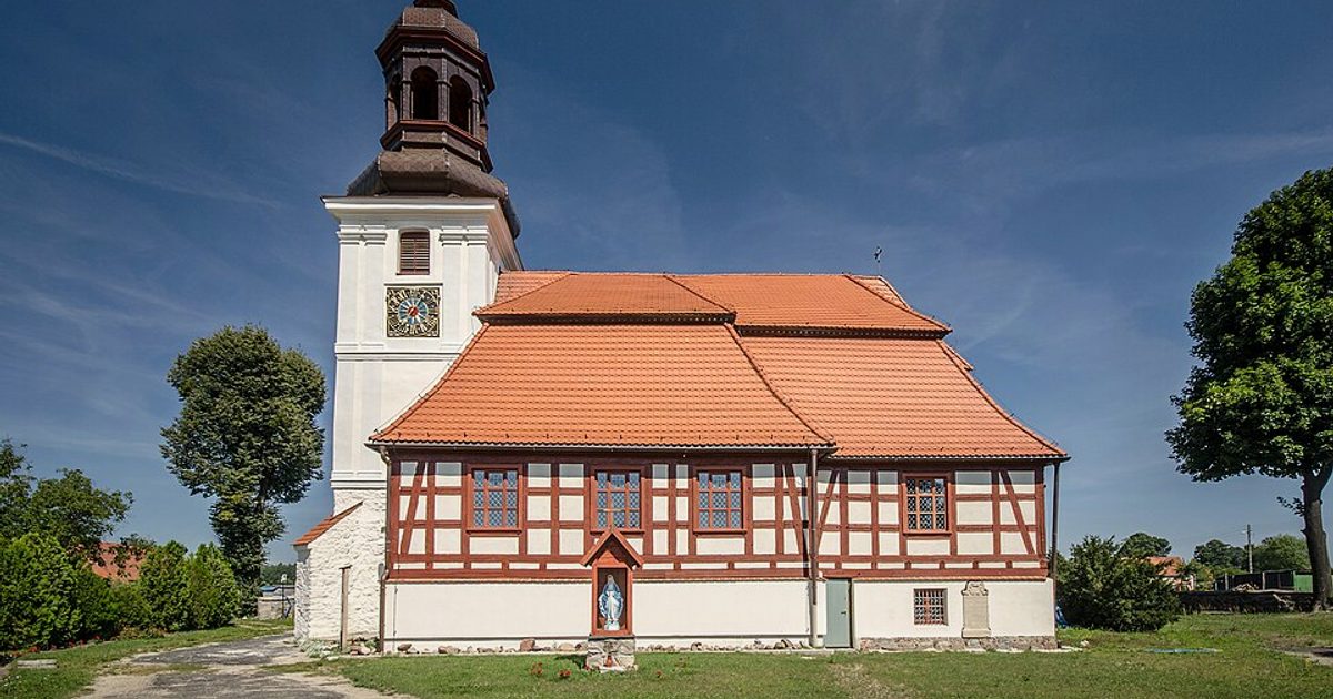 Kościół parafii Kościół Podwyższenia Krzyża Świętego w Rościsławice — zdjęcie