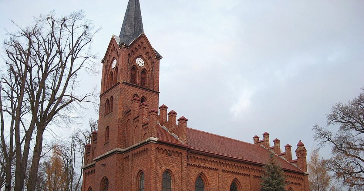 Kościół parafii Kościół Podwyższenia Krzyża Świętego w Smardy Górne — zdjęcie