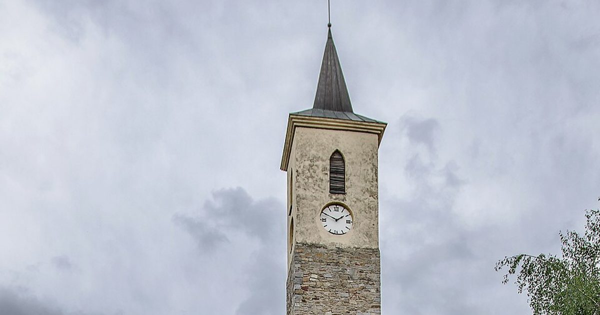 Kościół parafii Kościół Podwyższenia Krzyża Świętego w Strzelin — zdjęcie