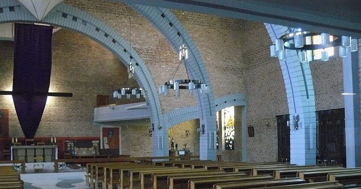 Kościół parafii Kościół Podwyższenia Krzyża Świętego w Warszawa — zdjęcie