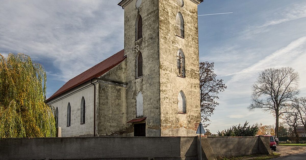 Kościół parafii Kościół Podwyższenia Krzyża Świętego w Wyganów — zdjęcie