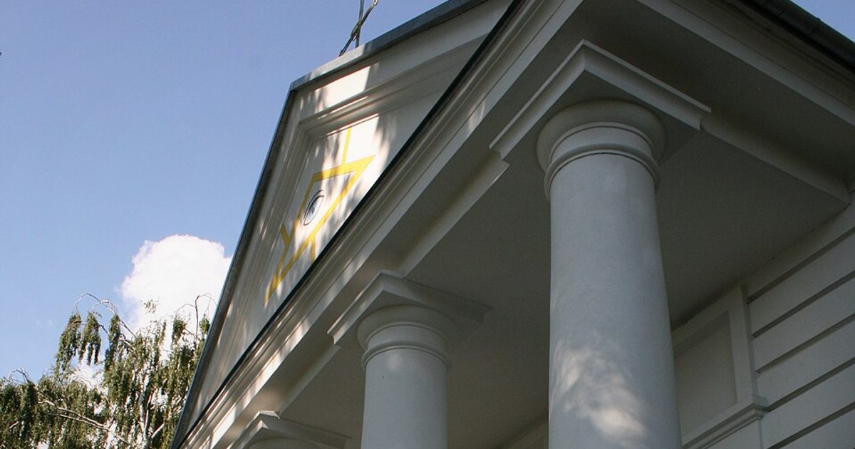 Kościół parafii Kościół Podwyższenia Krzyża Świętego w Żulice — zdjęcie