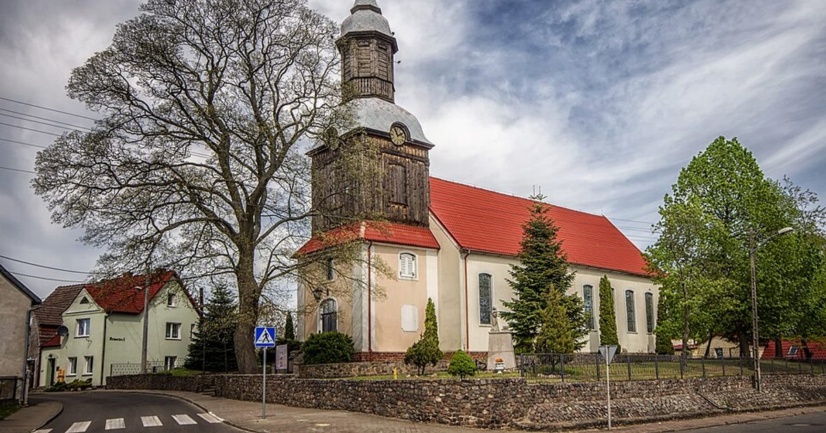 Kościół parafii Kościół Podwyższenia Krzyża w Trzebież — zdjęcie
