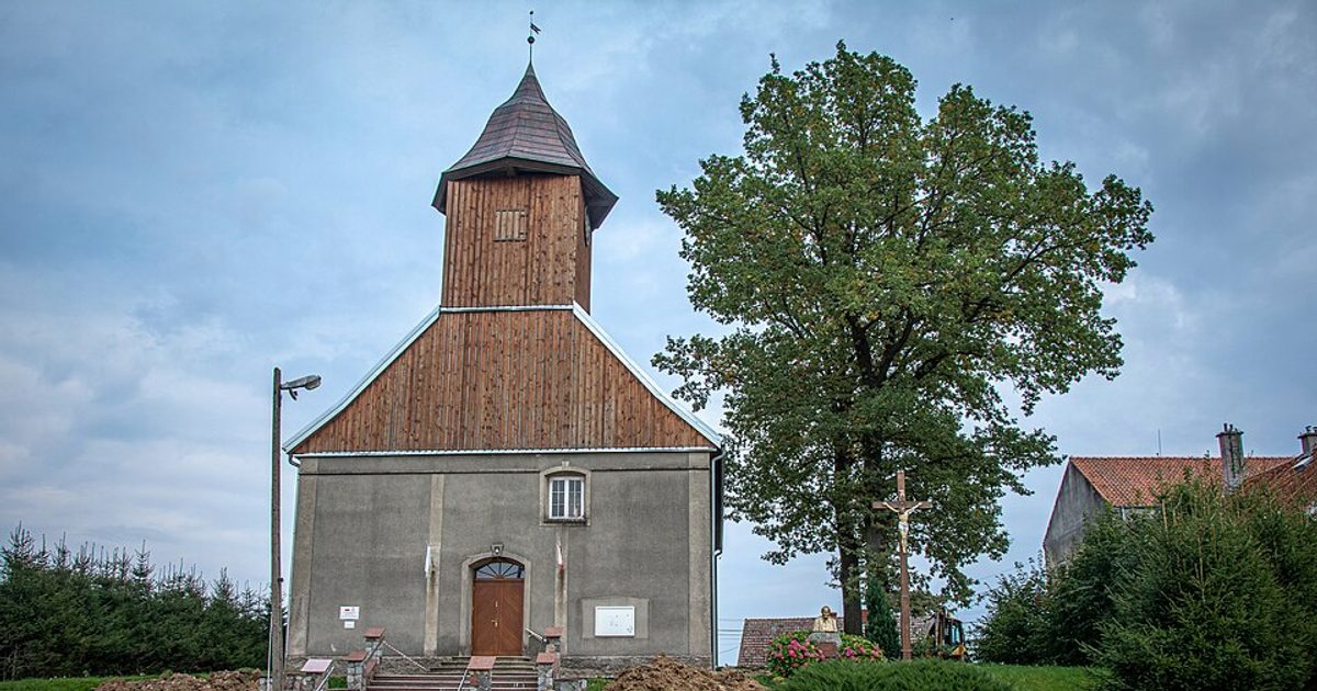 Kościół parafii Kościół Przemienienia Pańskiego w Chojnik — zdjęcie