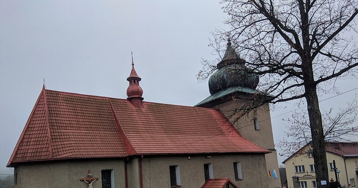 Kościół parafii Kościół Przenajświętszej Trójcy w Bieńkówka — zdjęcie