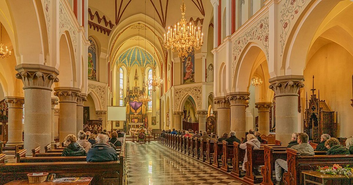 Kościół parafii Kościół Przenajświętszej Trójcy w Jordanów — zdjęcie