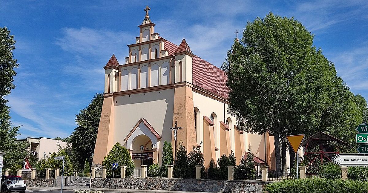 Kościół parafii Kościół Przenajświętszej Trójcy w Ostrówek — zdjęcie
