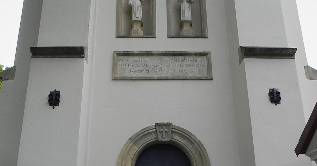 Kościół parafii Kościół Stygmatów św. Franciszka w Alwernia — zdjęcie