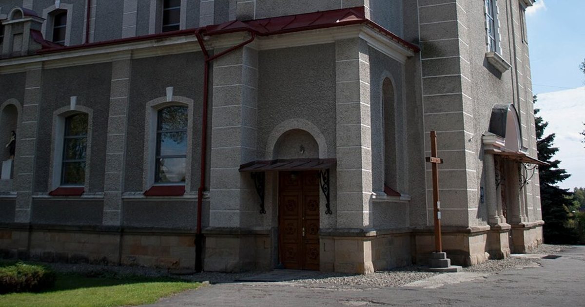 Dzieła sztuki sakralnej — Kościół św. Andrzeja Apostoła, Zgłobień. Zdjęcie: Wikimedia Commons.
