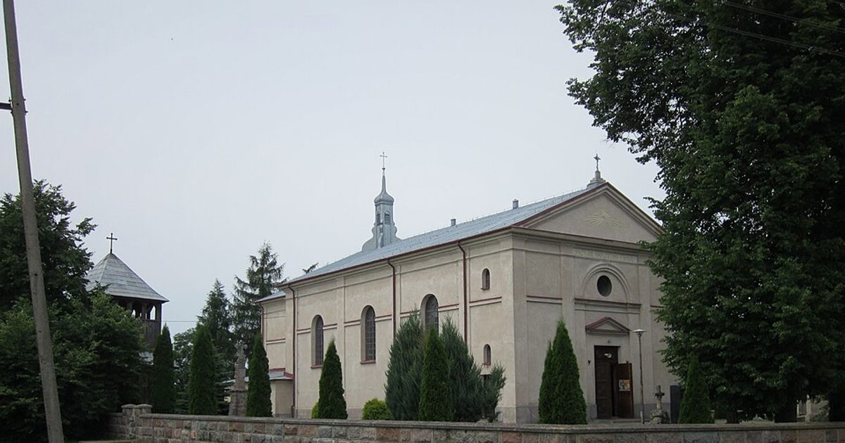 Kościół parafii Kościół św. Anny w Dąbrówka — zdjęcie