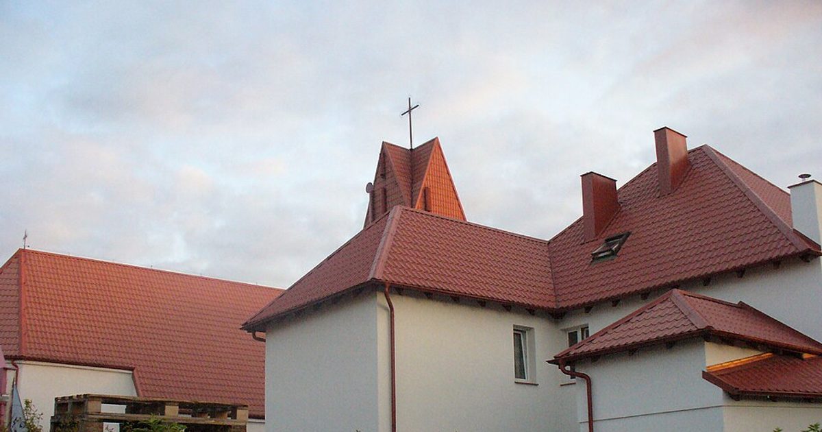 Kościół parafii Kościół św. Antoniego Padewskiego w Karwia — zdjęcie