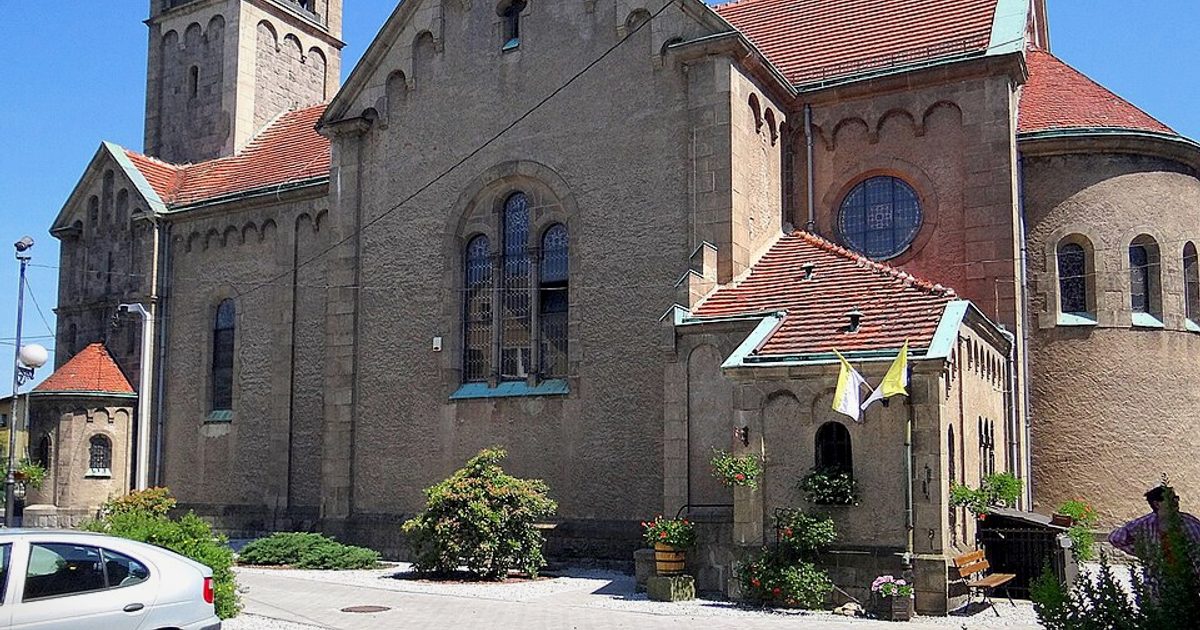 Kościół parafii Kościół św. Antoniego Padewskiego w Piechowice — zdjęcie