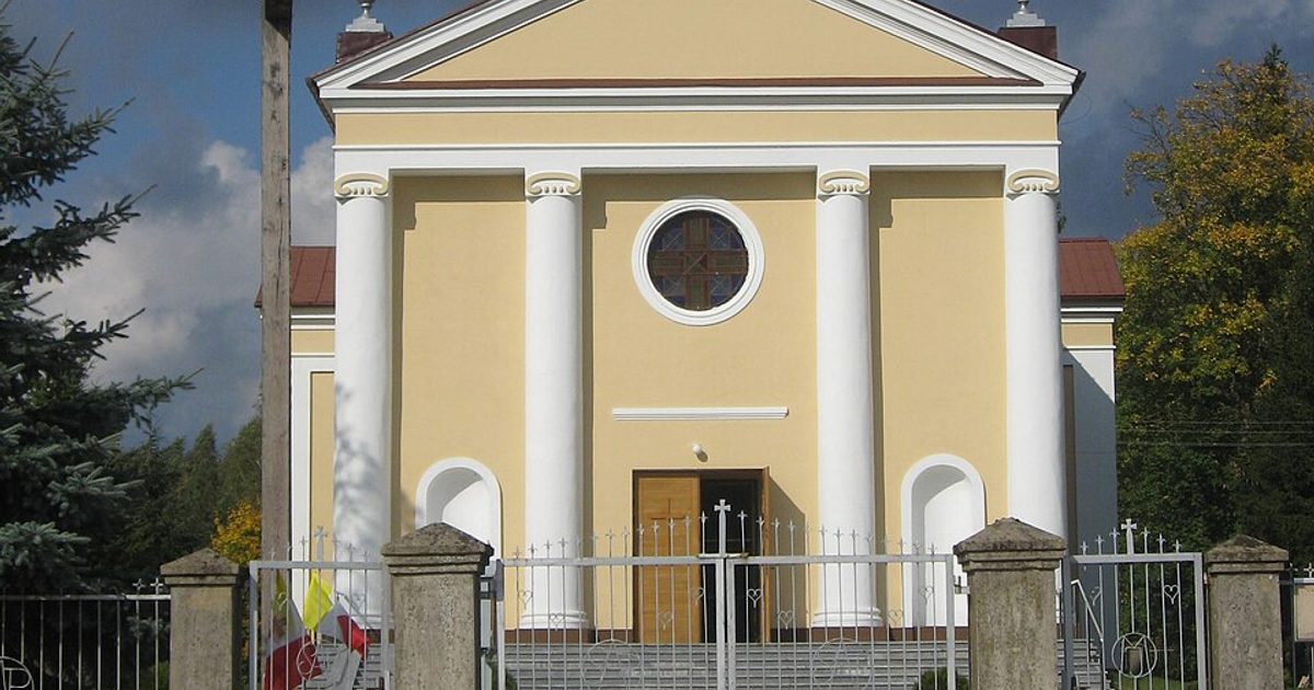 Kościół parafii Kościół św. Antoniego Padewskiego w Ugoszcz — zdjęcie