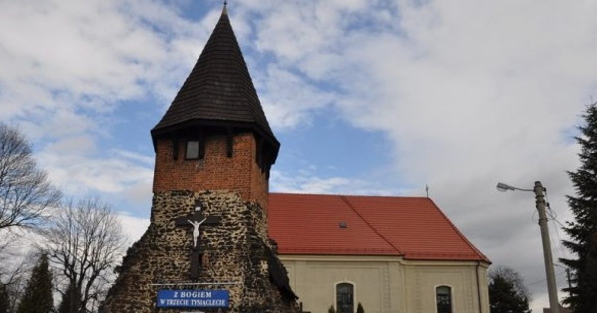 Kościół parafii Kościół św. Apostołów Piotra i Pawła w Chróścina — zdjęcie
