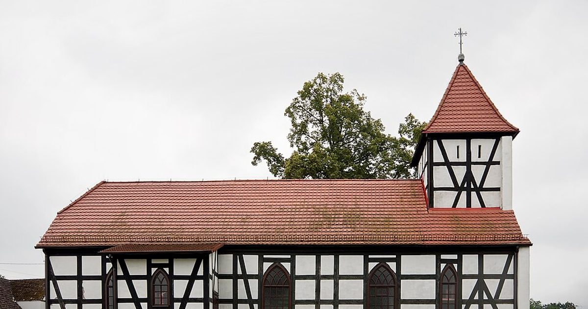 Kościół parafii Kościół św. Apostołów Piotra i Pawła w Kłanino — zdjęcie