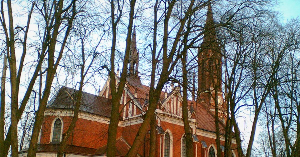 Dzieła sztuki sakralnej — Kościół św. Apostołów Piotra i Pawła, Łomazy. Zdjęcie: Wikimedia Commons.