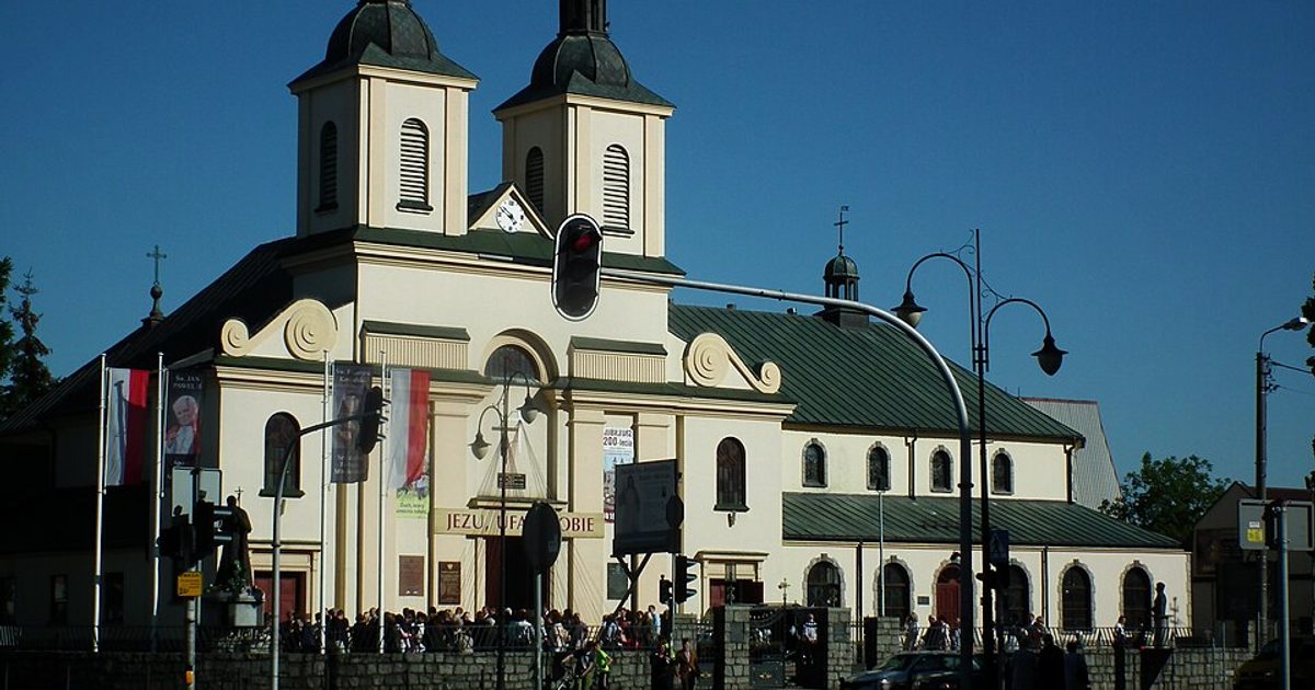 Kościół parafii Kościół św. Archaniołów Rafała i Michała w Aleksandrów Łódzki — zdjęcie