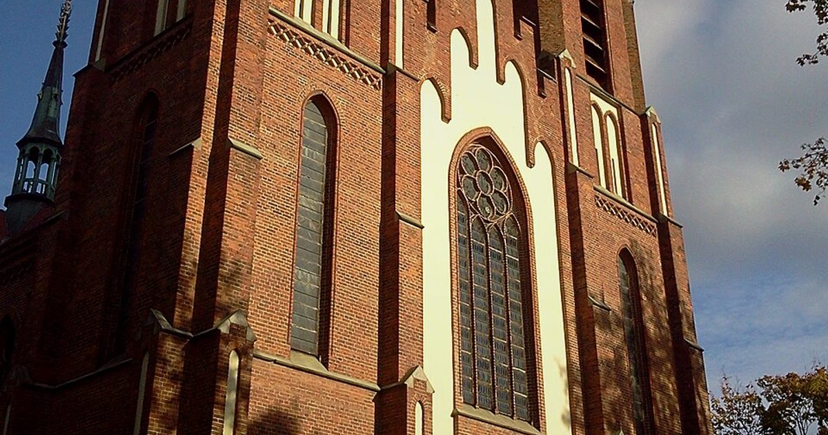 Kościół parafii Kościół św. Bartłomieja w Łopiennik Nadrzeczny — zdjęcie