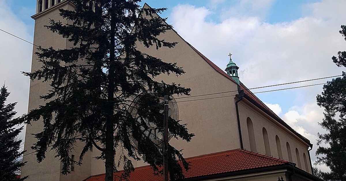 Kościół parafii Kościół św. Bartłomieja w Pogrzebień — zdjęcie