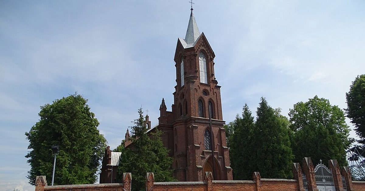 Kościół parafii Kościół św. Benona w Broniszewo — zdjęcie