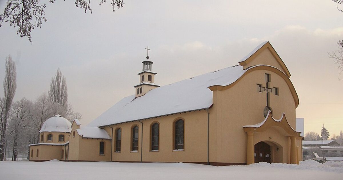 Dzieła sztuki sakralnej — Kościół św. brata Alberta Chmielowskiego, Zielona Góra. Zdjęcie: Wikimedia Commons.