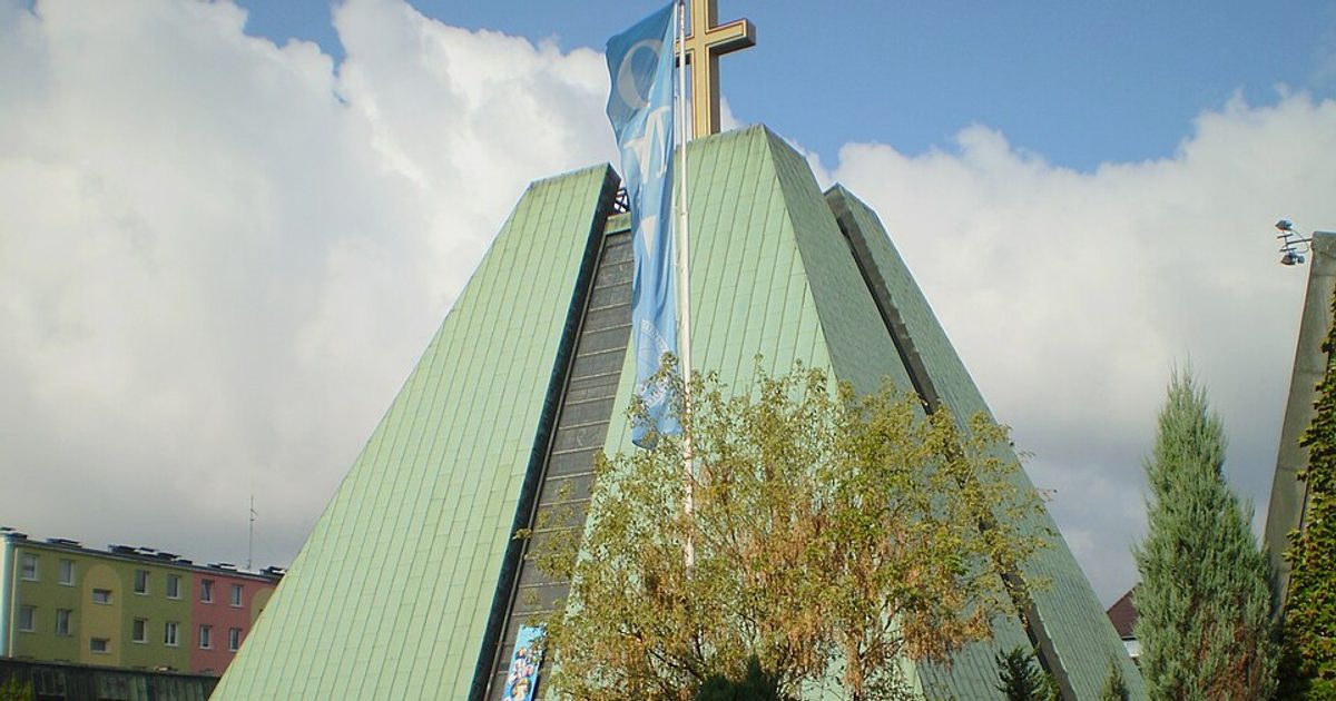 Kościół parafii Kościół św. Eugeniusza de Mazenod w Kędzierzyn-Koźle — zdjęcie