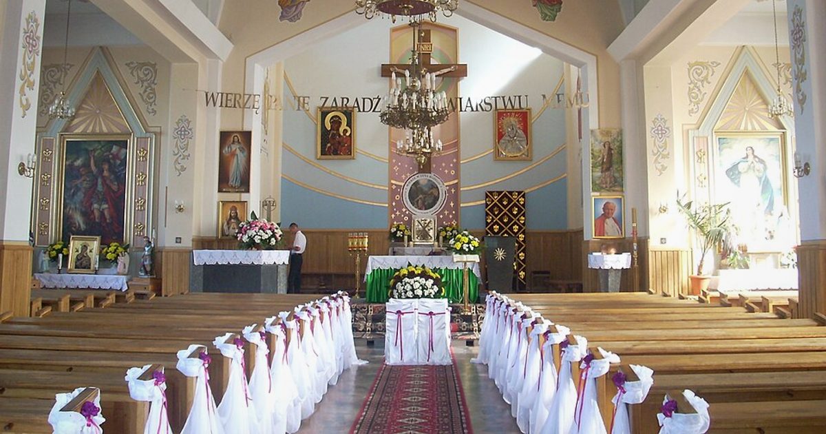 Kościół parafii Kościół św. Floriana w Jednorożec — zdjęcie