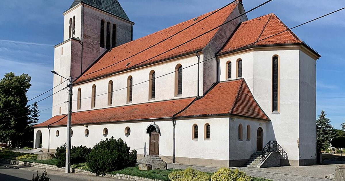 Kościół parafii Kościół św. Franciszka z Asyżu w Komprachcice — zdjęcie