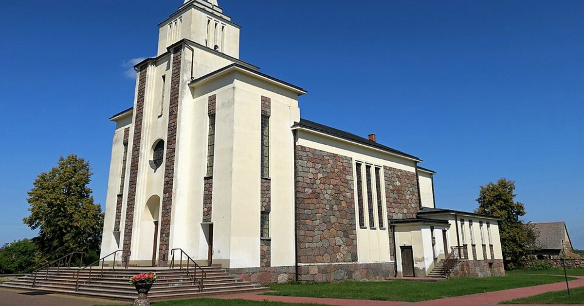 Kościół parafii Kościół św. Jadwigi w Łoje-Awissa — zdjęcie