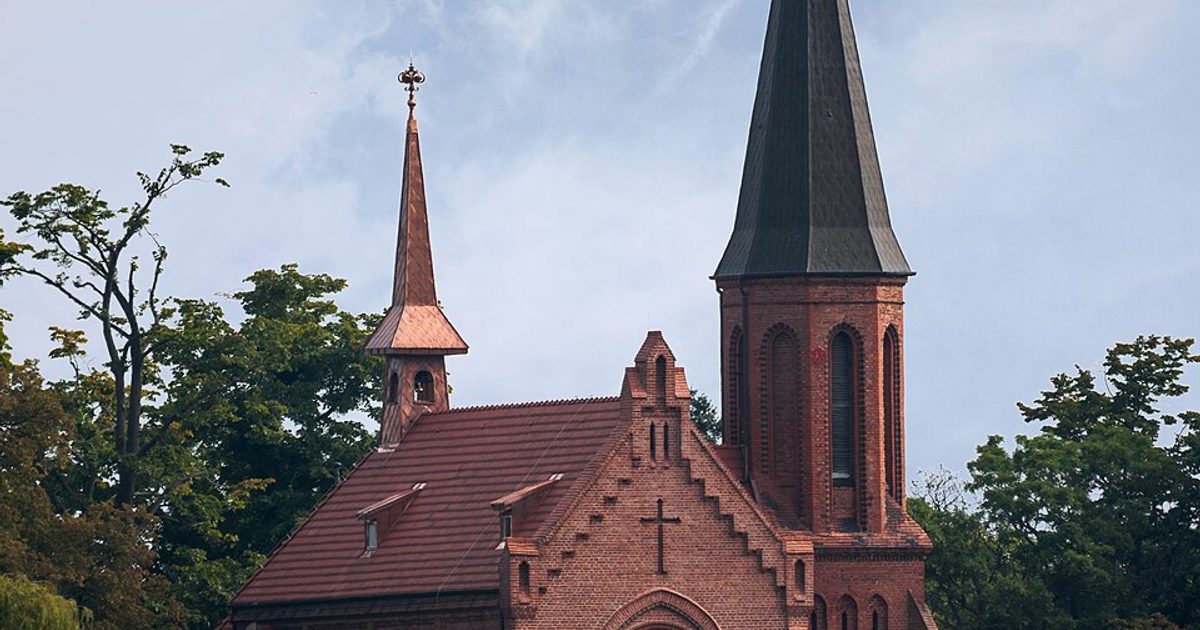 Kościół parafii Kościół św. Jadwigi Śląskiej w Mądre — zdjęcie