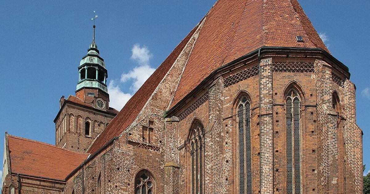 Relikwie świętych — Kościół św. Jakuba Apostoła, Ośno Lubuskie. Zdjęcie: Wikimedia Commons.