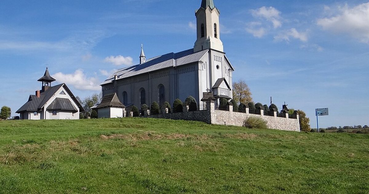 Kościół parafii Kościół św. Jakuba Apostoła w Piekielnik — zdjęcie
