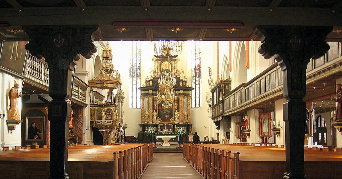 Dzieła sztuki sakralnej — Kościół św. Jana Apostoła i Ewangelisty, Oleśnica. Zdjęcie: Wikimedia Commons.