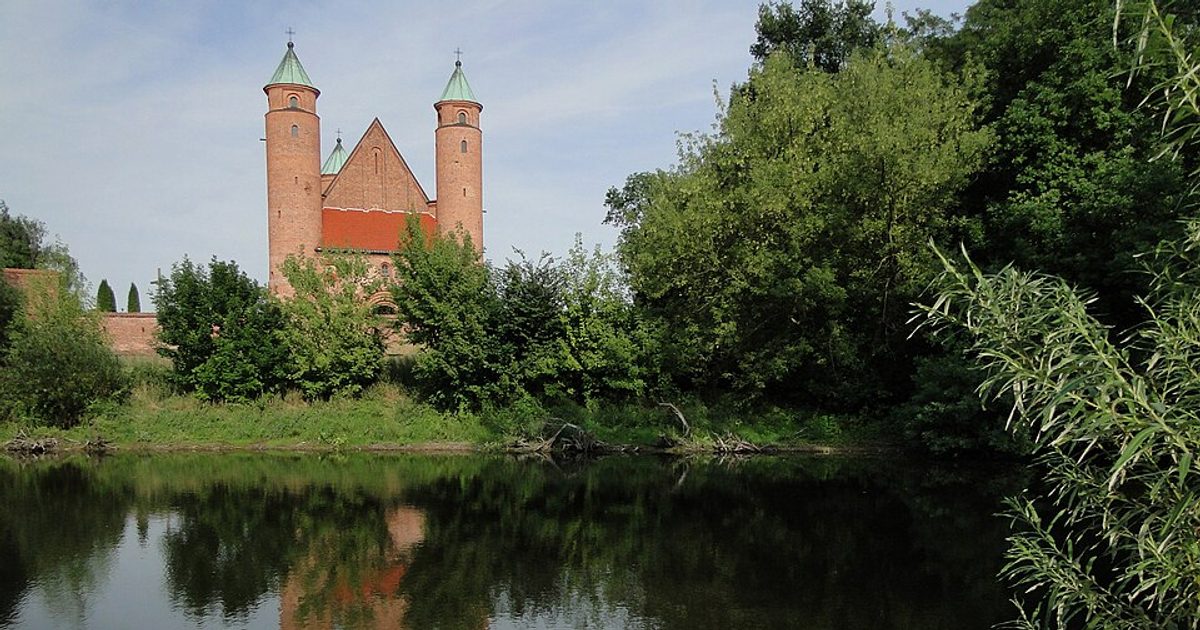 Kościół parafii Kościół św. Jana Chrzciciela i św. Rocha w Brochów — zdjęcie