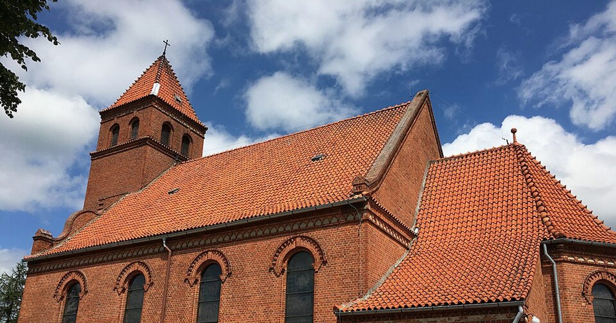 Dzieła sztuki sakralnej — Kościół św. Jana Chrzciciela, Kleszczewo Kościerskie. Zdjęcie: Wikimedia Commons.